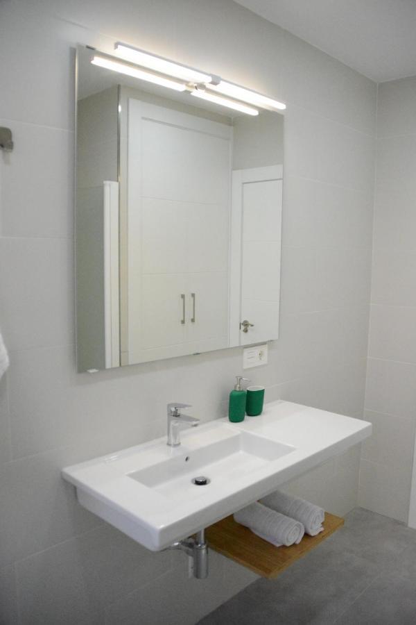 Luminoso Y Moderno Apartamento En El Centro Granada Bagian luar foto