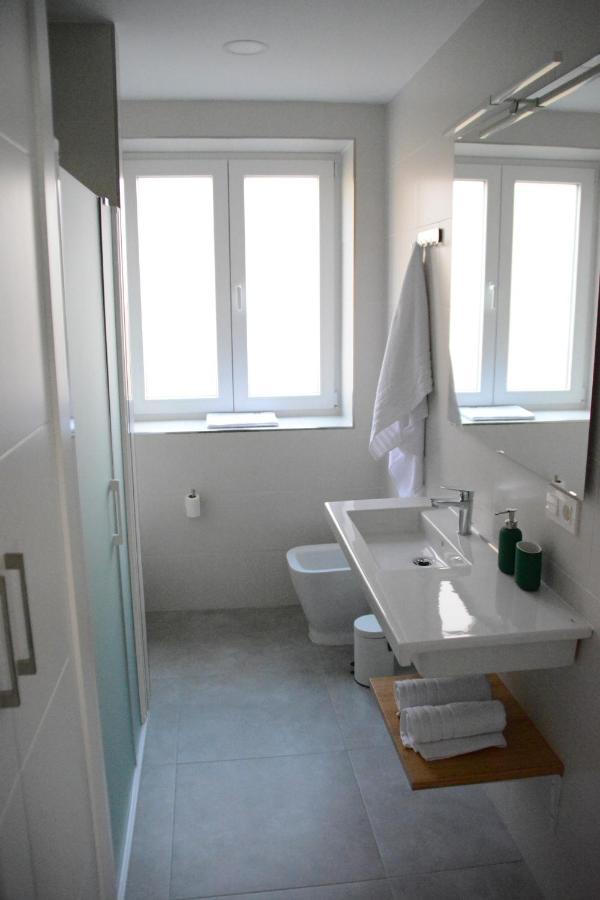 Luminoso Y Moderno Apartamento En El Centro Granada Bagian luar foto